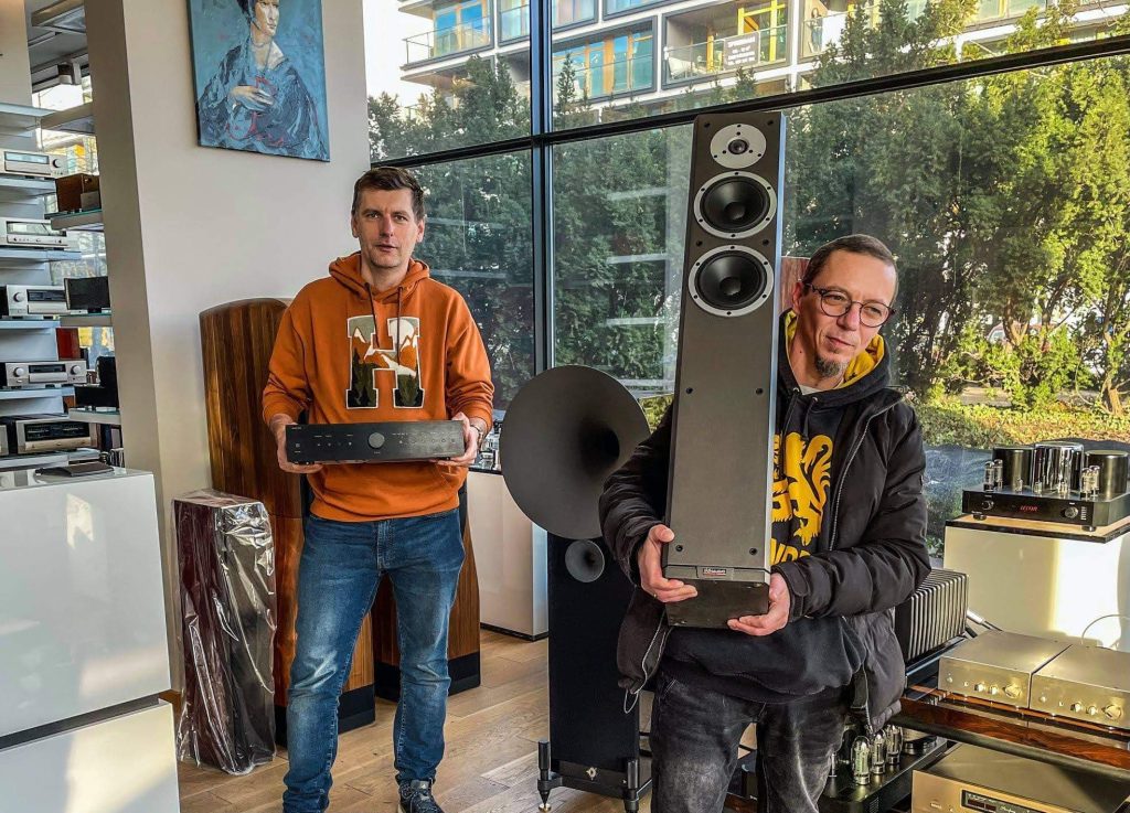 Wyruszamy z dostawą Dynaudio i dobrany wzmacniacz audio